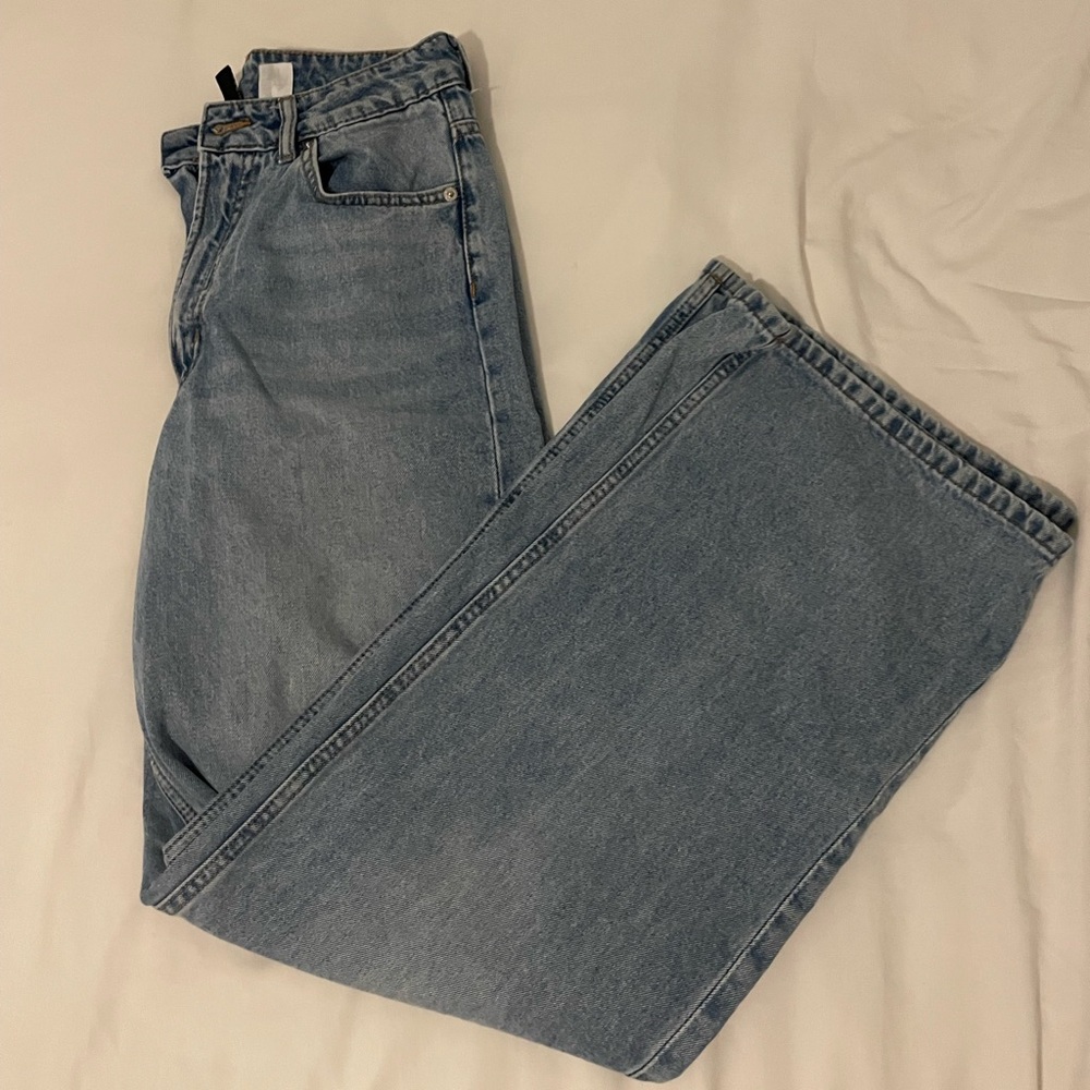 H and M divided wide leg blue jeanss